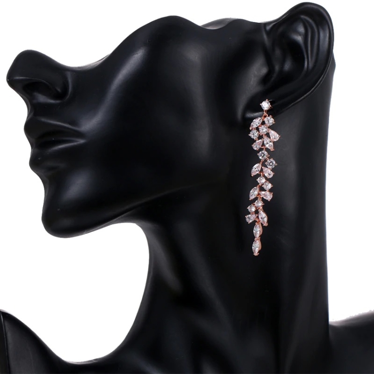 Kolczyki eleganckie z kryształkami cyrkoniami długie złote, kolczyki, biżuteria, kolczyki rose gold, różowe złoto, kolczyki stalowe, stal,  kolczyki z cyrkoniami, kolczyki eleganckie, kolczyki wiszące, koczyki długie, kolczyki dla panny młodej,
