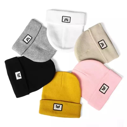 Czapka zimowa beanie Kot Kotek czarna,  czapka, czapeczka, zimowa czapka, nakrycie głowy, zima, jesień, jesienna stylizacja, włóczka akrylowa, ciepła czapka, czarna czapka, czapka z kotem, kot, kotek,