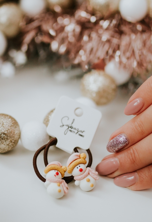 gumka świąteczna, gumka dla dziecka, komplet gumek, gumeczki, prezentownik, gumka bałwan, bałwanek, snowman gumki z bałwankami, akcesoria do włosów, prezent dla dziewczynki, prezenty świąteczne, prezent Mikołaj, mikołajki