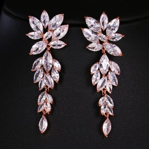 kolczyki, biżuteria, kolczyki rose gold, różowe złoto, kolczyki stalowe, stal,  kolczyki z cyrkoniami, kolczyki eleganckie, kolczyki wiszące, koczyki długie, kolczyki dla panny młodej, kolczyki na sylwestra, ślub,