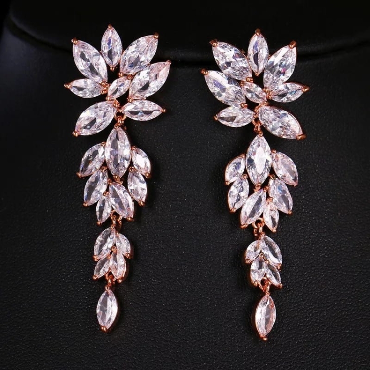 kolczyki, biżuteria, kolczyki rose gold, różowe złoto, kolczyki stalowe, stal,  kolczyki z cyrkoniami, kolczyki eleganckie, kolczyki wiszące, koczyki długie, kolczyki dla panny młodej, kolczyki na sylwestra, ślub,