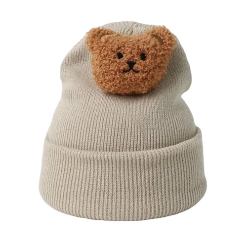czapka, czapeczka, zimowa czapka, nakrycie głowy, zima, jesień, jesienna stylizacja, włóczka akrylowa, ciepła czapka, kremowa czapka, jasna czapka, czapka z lisem, lis, listek chytrusek, fox, uniwersalna, rozciągliwa czapka