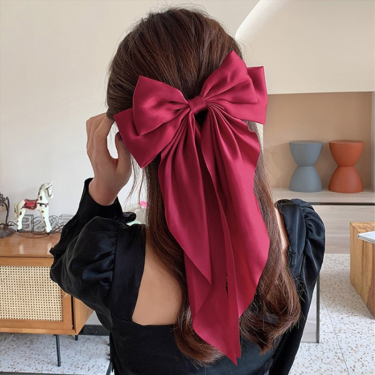 kokarda-red-modelka.png