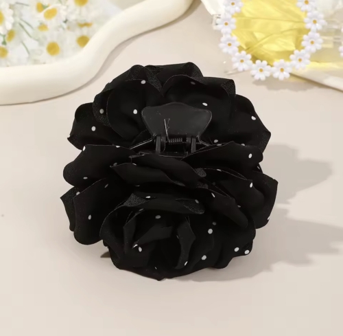 klamerka kwiat, klamerka retro, klamerka w kropki, spinka do sukienki, spinka materiałowa do włosów w kropki, spinka, spinka klamra, spinka do włosów, matowa spinka, duża klamra, klamerka, czarna spinka, akcesoria do włosów, praktyczna,