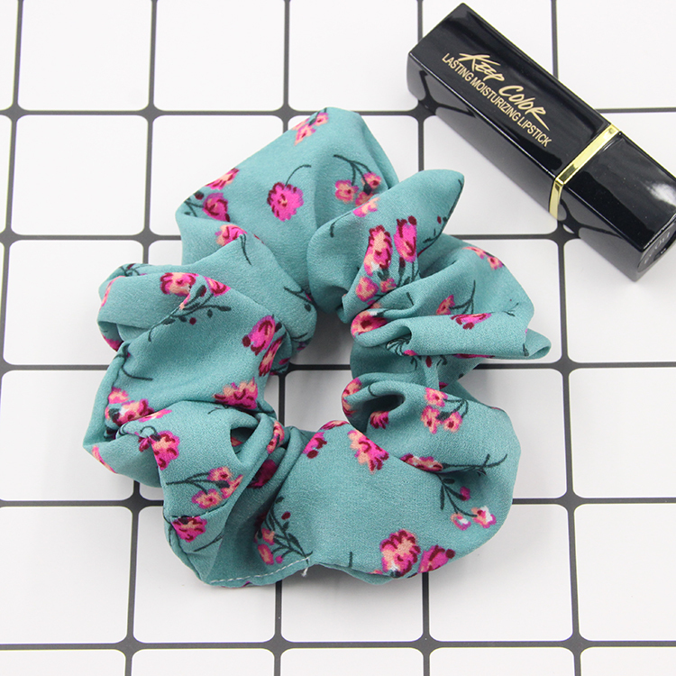 gumka, gumka do włosów, gumka scrunchies, żółta gumka, słoneczna gumka, gumka w kwiaty, kwiatowa gumka, drobne kwiatuszki, gumka dla dziewczynki, gumka dla kobiety, efektowna gumka, fryzura z scrunchies, modna fryzura