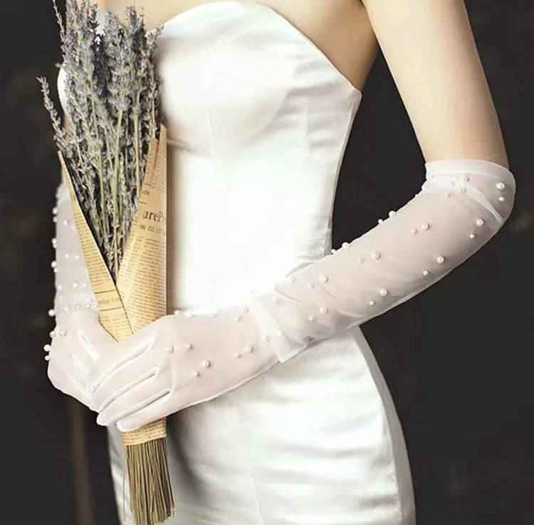 rękawiczki długie białe, rękawiczki ślubne, rękawiczki tiulowe, bal przebierańców, rękawiczki eleganckie, rękawiczki długie wieczorowe, rękawiczki na bal rękawiczki, rękawiczki elastyczne, rękawiczki dla niej, wysokie rękawiczki, długie,