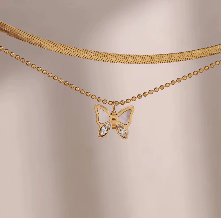 naszyjnik z motylkiem, naszyjnik złoty motylek, naszyjnik żmijka, naszyjnik choker snake, naszyjnik celebrytka, naszyjnik złoty zawieszka motylek, naszyjnik na wesele,