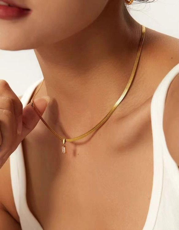 naszyjnik snake złoty stalowy, naszyjnik choker, naszyjnik złoty, naszyjnik choker, naszyjnik łańcuszek typu żmijka, naszyjnik elegancki, złoty naszyjnik celebrytka